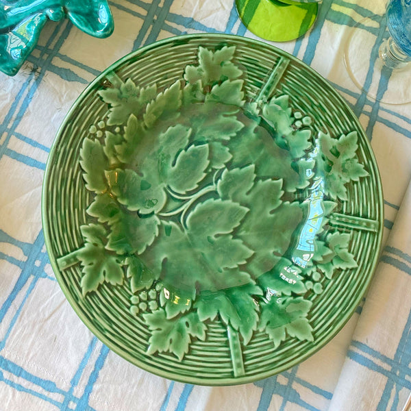 8 assiettes barbotine feuilles