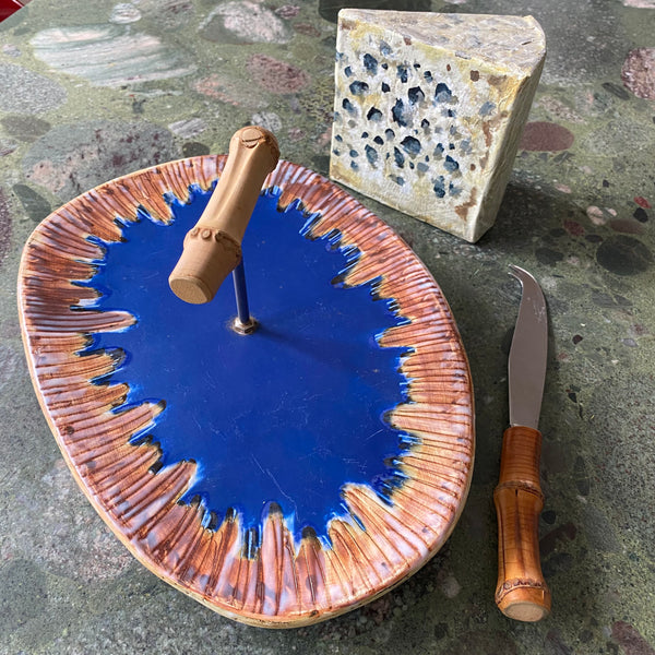 Plateau de fromage ancien sur pied