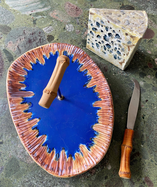 Plateau de fromage ancien sur pied